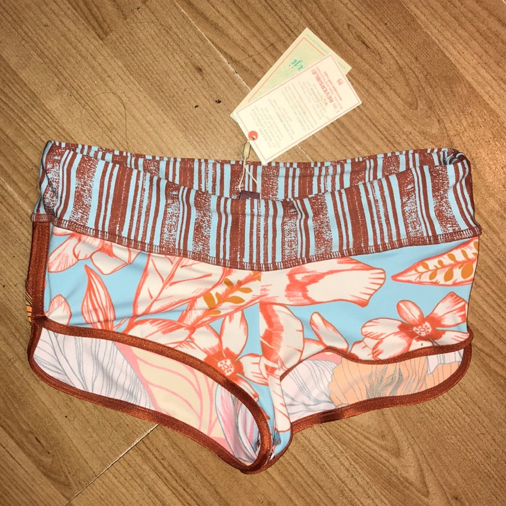 NWT✨✨✨💕 MAAJI SALE SHORTS SMALL